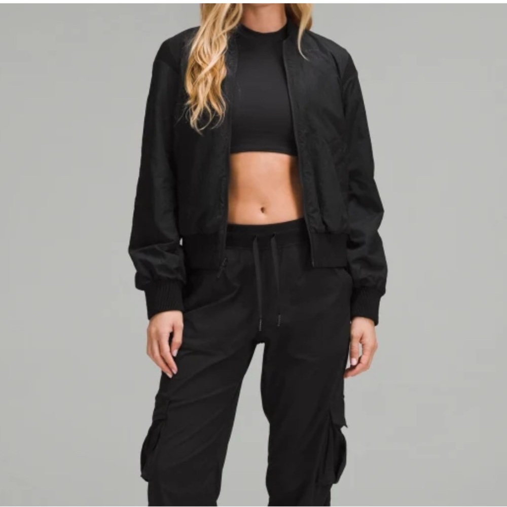 Lululemon size 4 black reversible Women's Bomber Jacket ✨